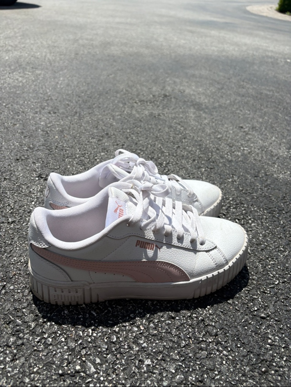 Puma White Sneakers with Pale Pink Formstrip